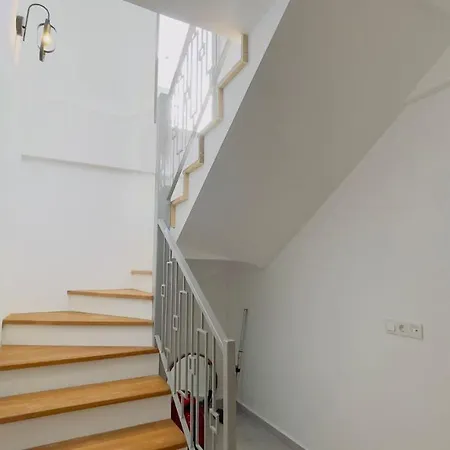 Apart Mimoza דירה *